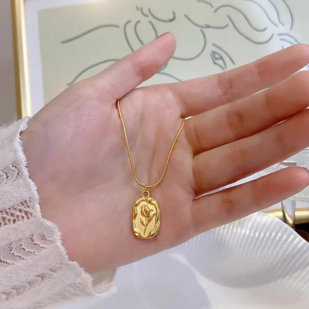Vintage Rose Necklace