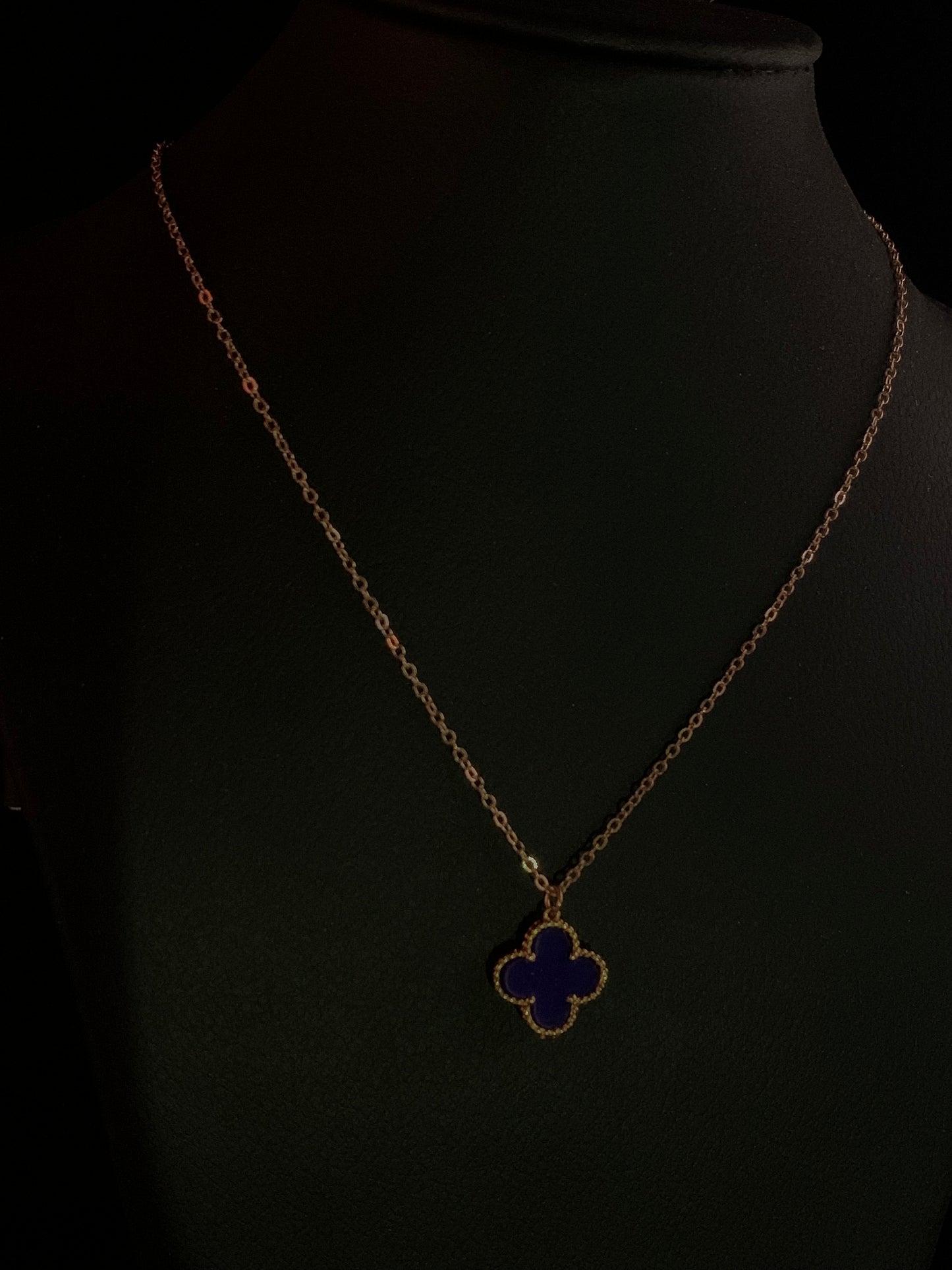 Vancleef & Arpels Alhambra Pendant