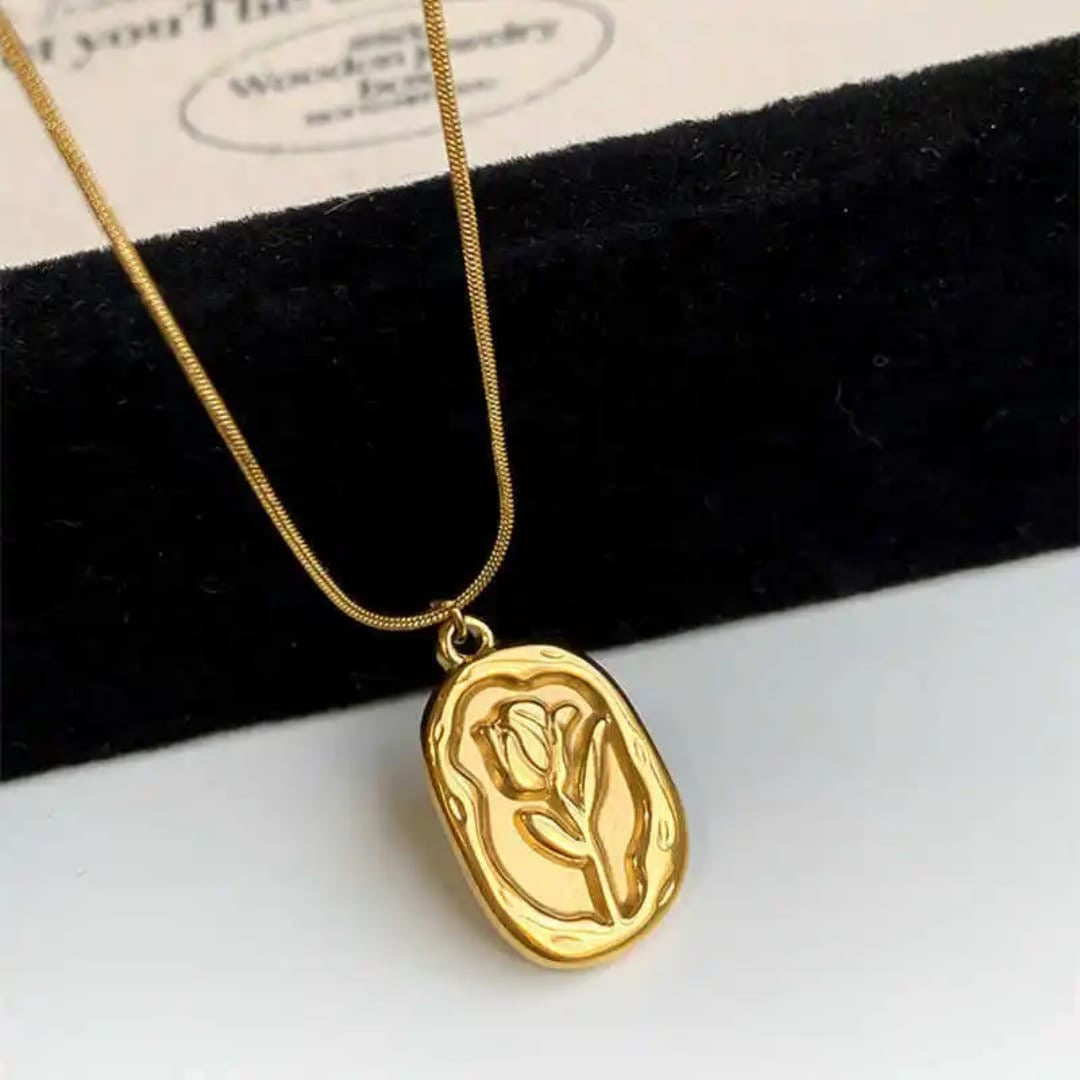 Vintage Rose Necklace