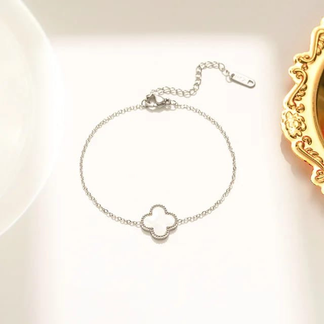Van Cleef Bracelet Single-Stone