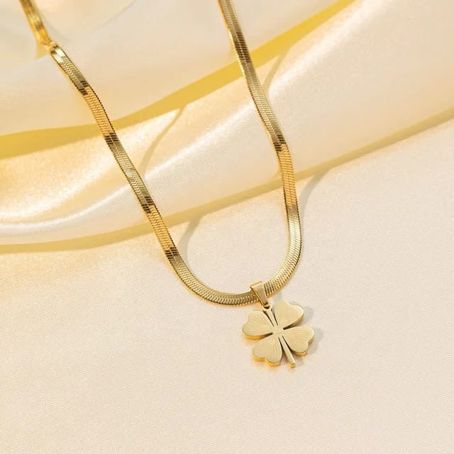 Four Leaf Clover Snake-chain Necklace