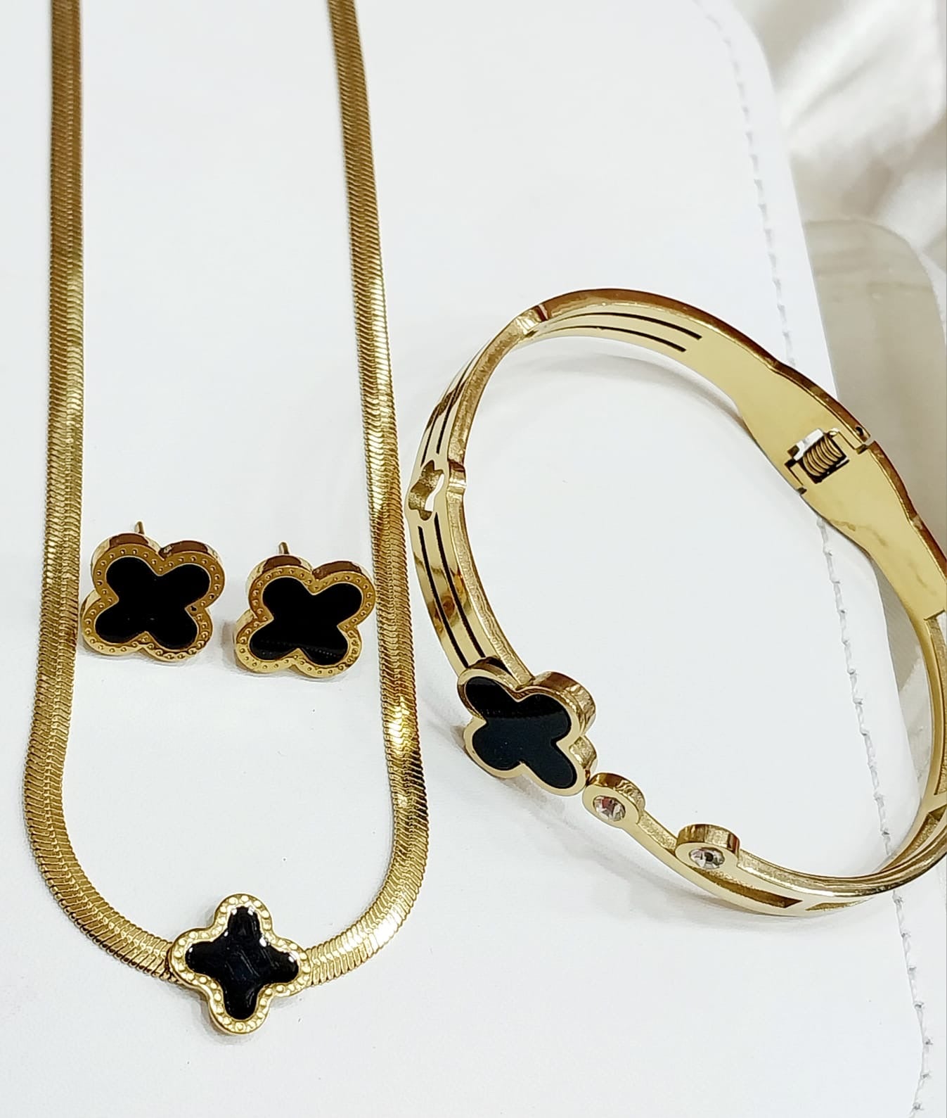 Golden Clover Charm Set