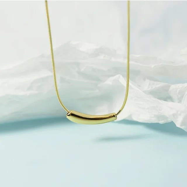 Minimalist Arc Golden Necklace Snakechain