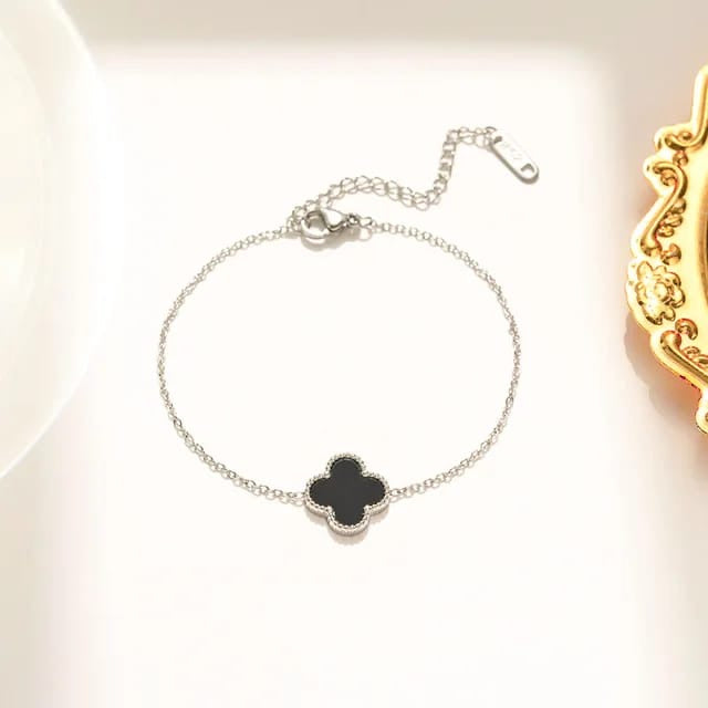 Van Cleef Bracelet Single-Stone