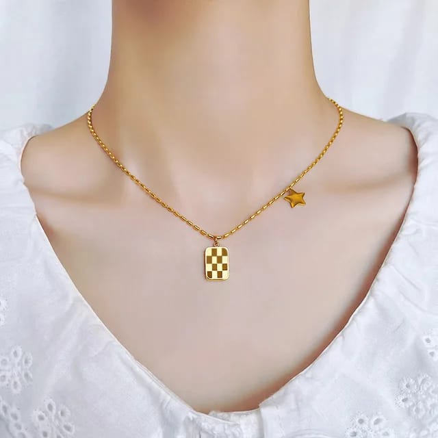 Lumino Buzz Golden Star Necklace