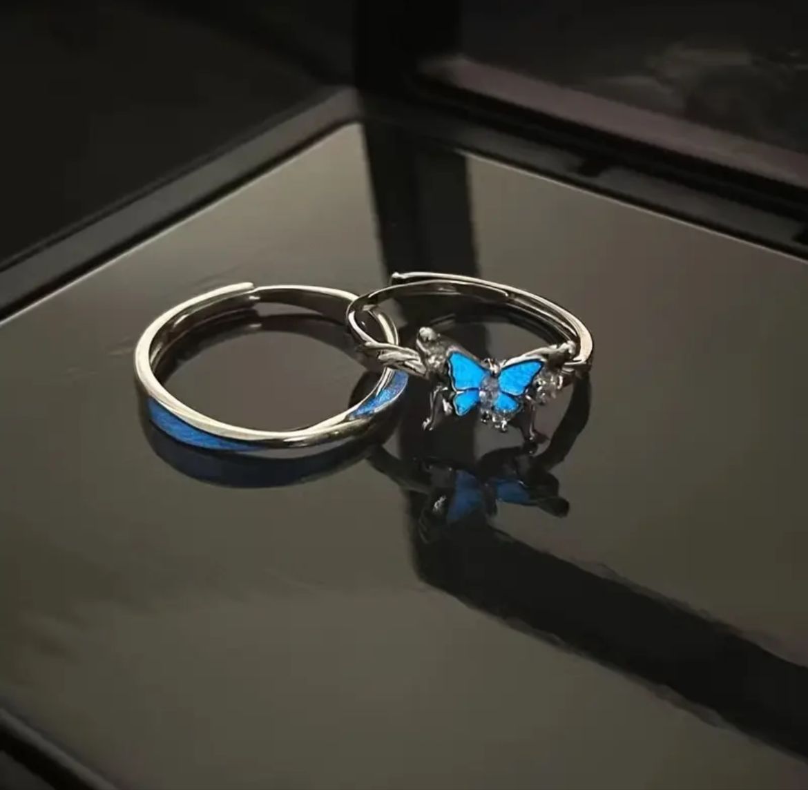 Elegant Glowing Butterfly Ring