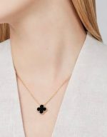 Vancleef & Arpels Alhambra Pendant