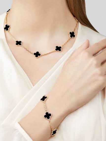 Vancleef Locket Set