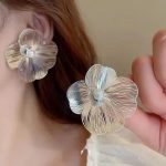 Elegantly Blooming Flower - Exquisite Floral Earrings Collection - Image 3